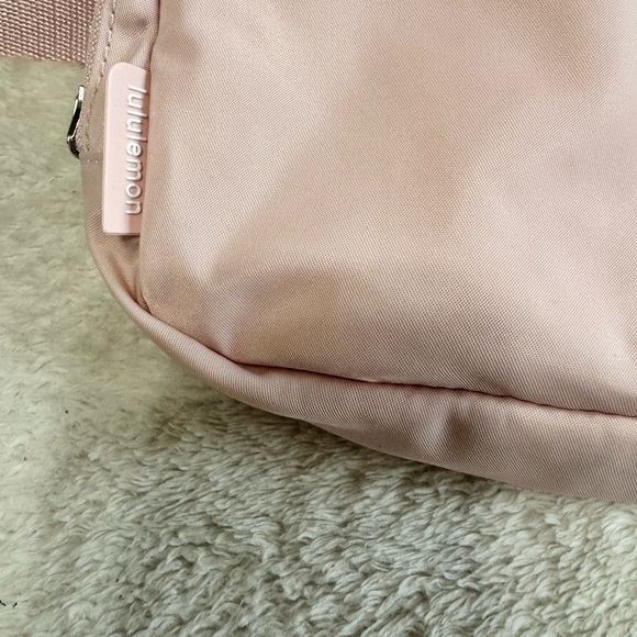 Lululemon Belt bag - Picture 4 of 7